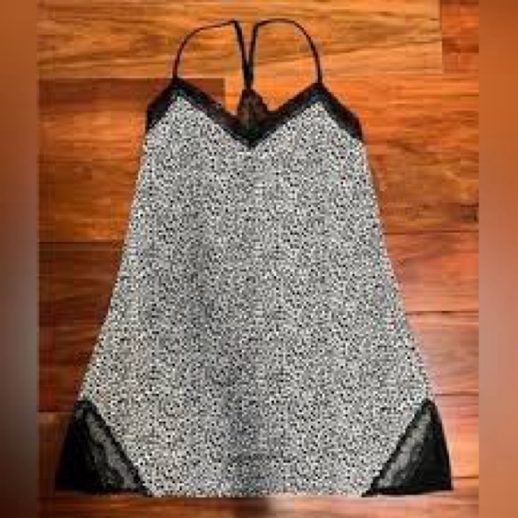 Victoria's Secret Other - ** Victoria’s Secret ** Modal Leopard lace slip - Medium - NWT
